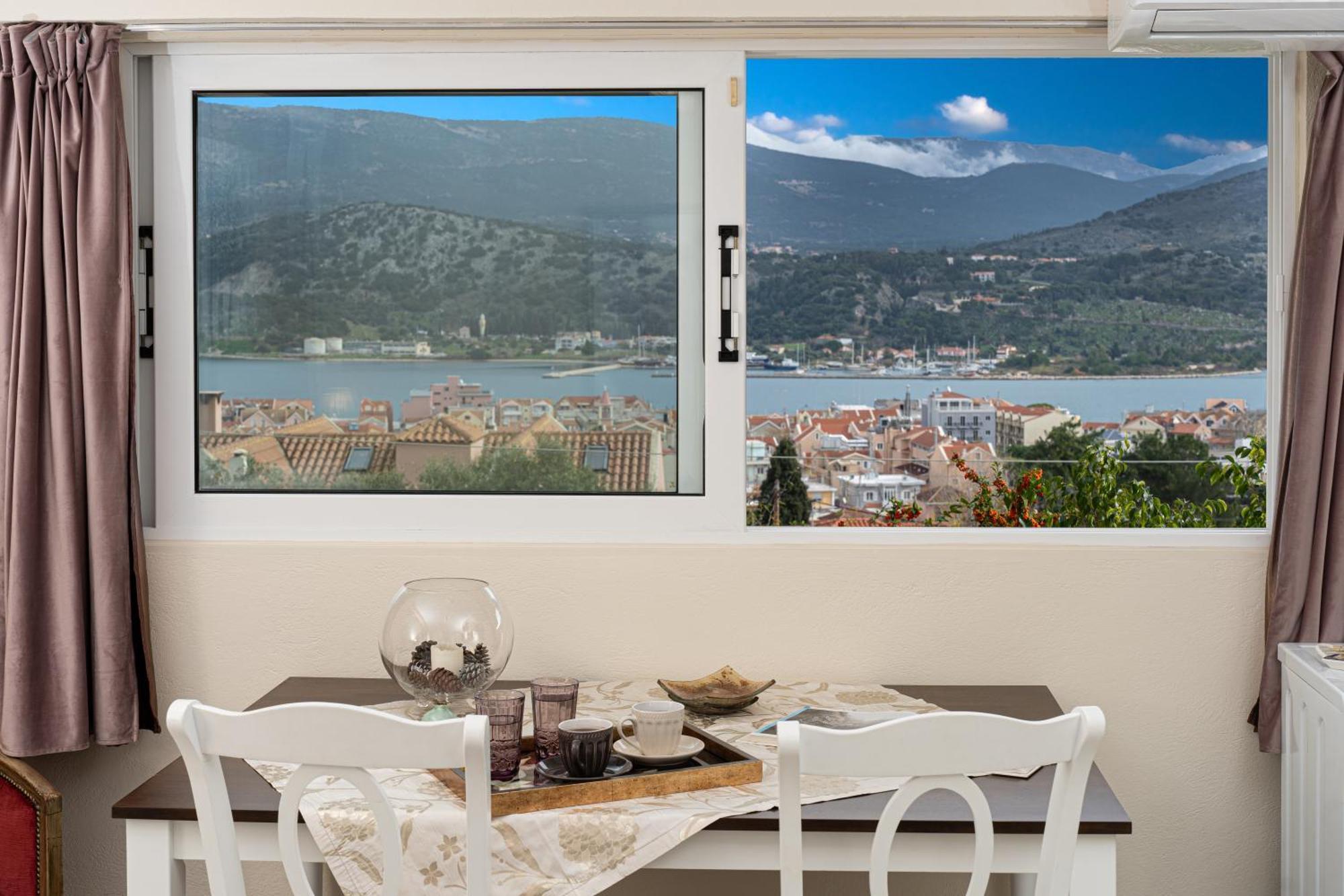 Aphrodite Superb Sea View Apartment อาร์กอสโตลี ภายนอก รูปภาพ